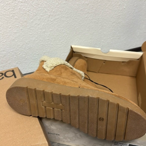 St. John's Bay Womens Deerfield Booties Cognac - Picture 3 of 4